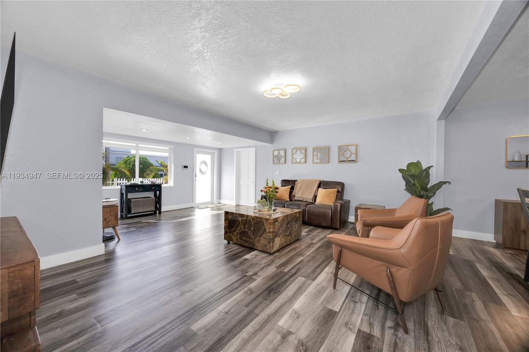 For Rent: $4,500 (3 beds, 2 baths, 2030 Square Feet)