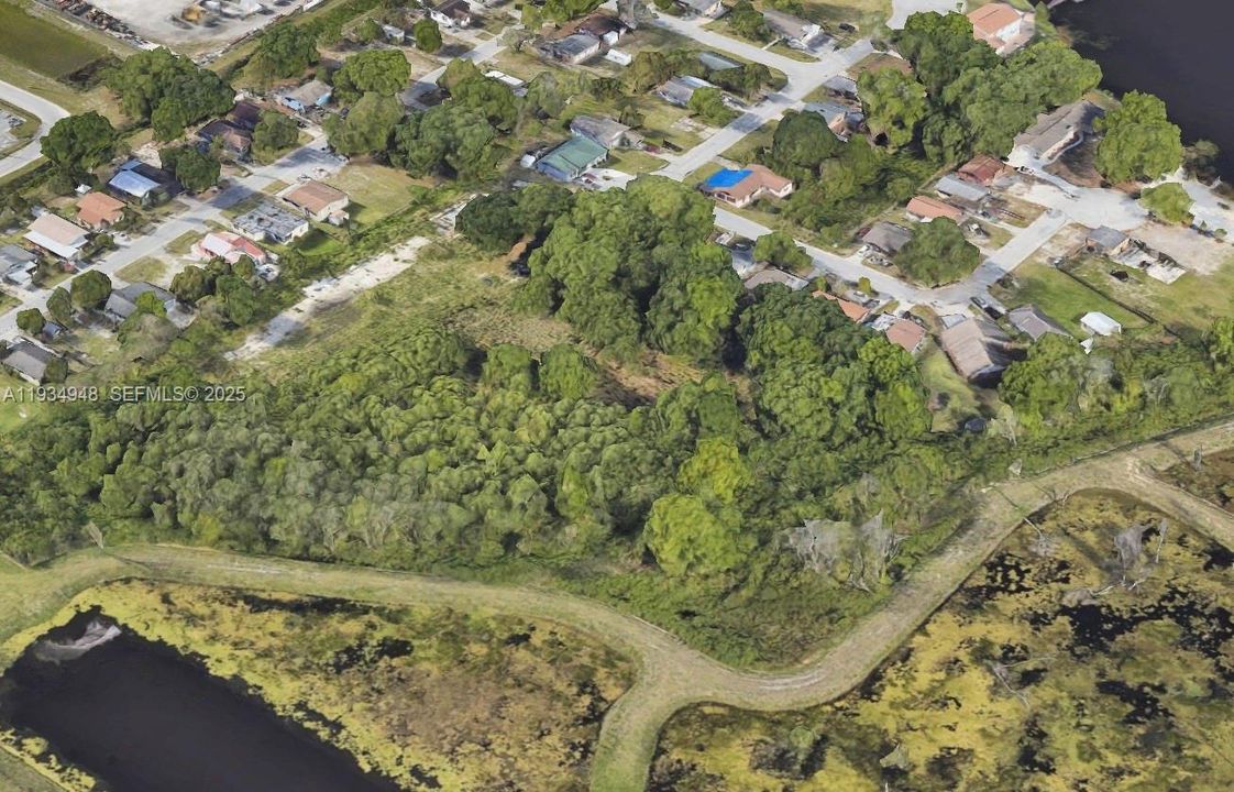 На продажу: $27,000 (1.77 acres)