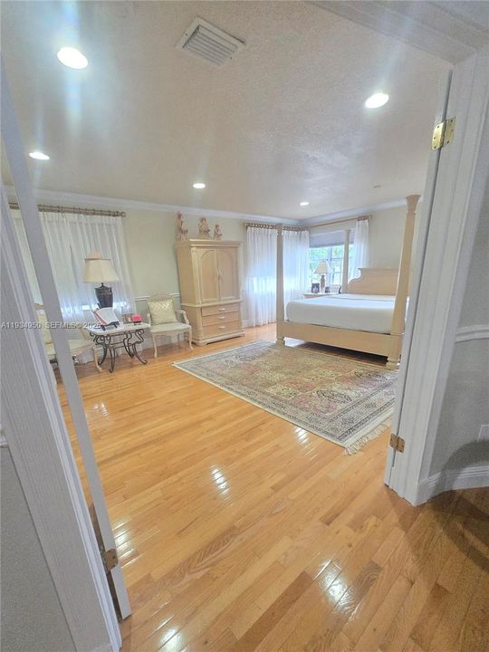 На продажу: $1,350,000 (5 спален, 3 ванн, 3767 Квадратных фут)