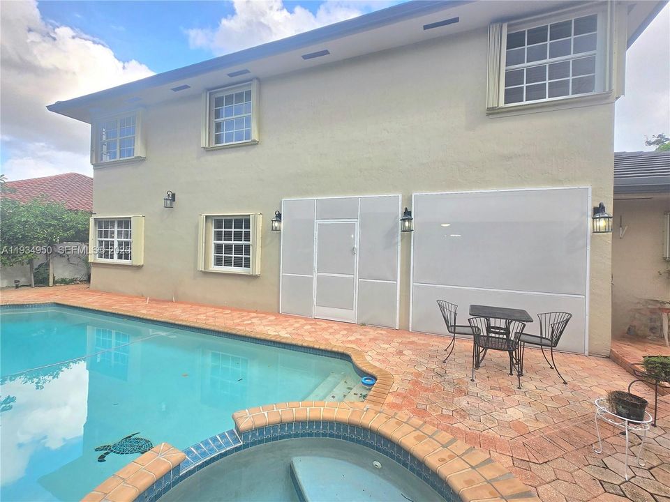 На продажу: $1,350,000 (5 спален, 3 ванн, 3767 Квадратных фут)