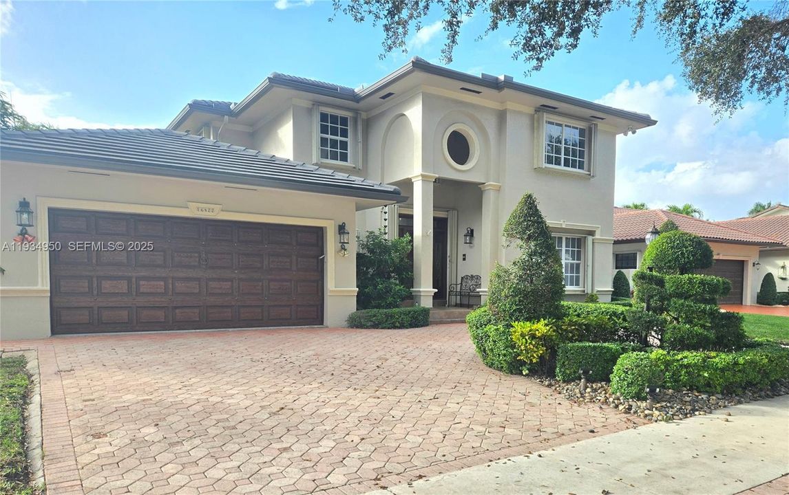 На продажу: $1,350,000 (5 спален, 3 ванн, 3767 Квадратных фут)