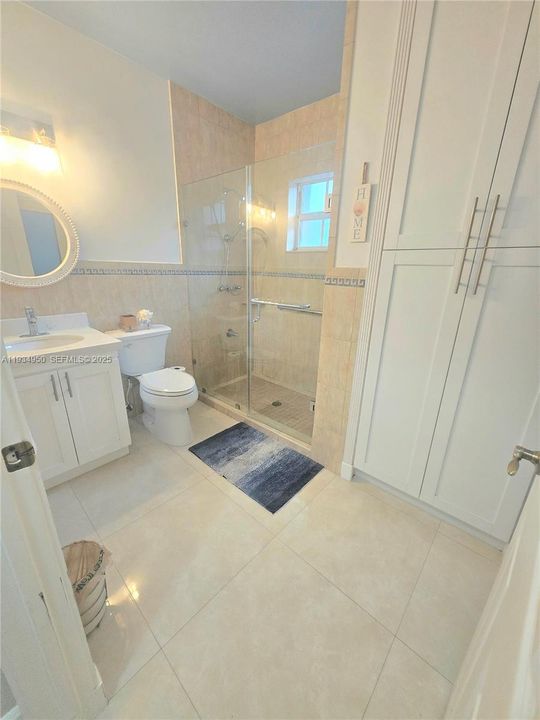 На продажу: $1,350,000 (5 спален, 3 ванн, 3767 Квадратных фут)