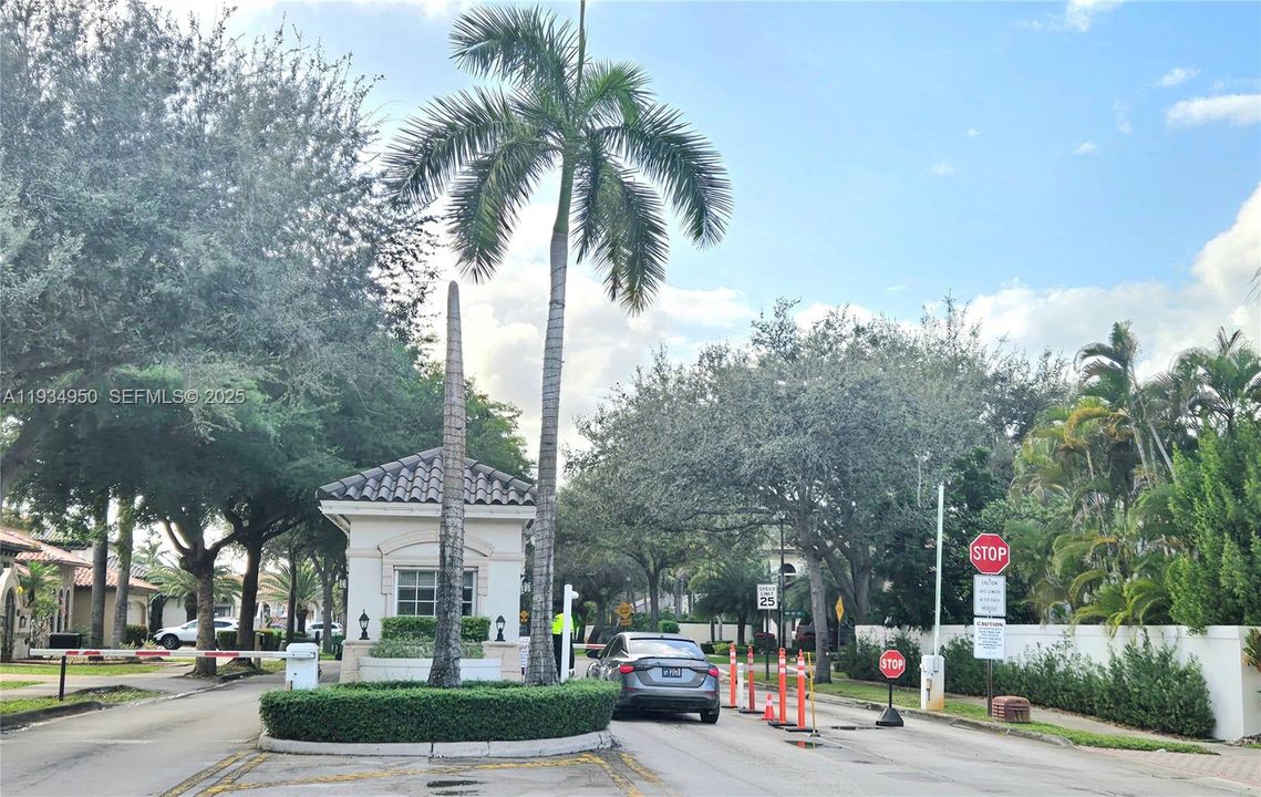 На продажу: $1,350,000 (5 спален, 3 ванн, 3767 Квадратных фут)