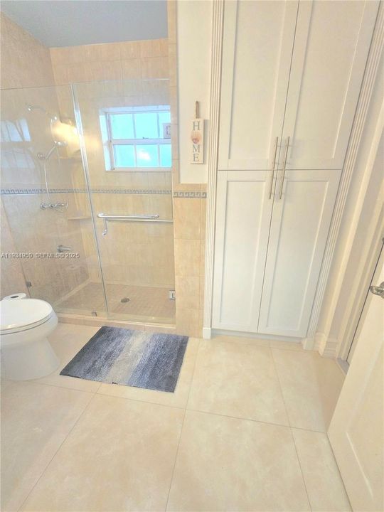 На продажу: $1,350,000 (5 спален, 3 ванн, 3767 Квадратных фут)