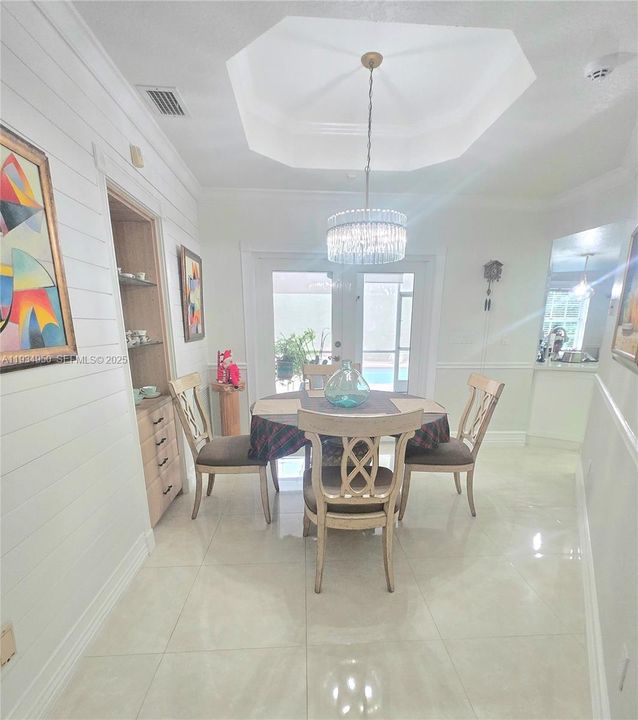 На продажу: $1,350,000 (5 спален, 3 ванн, 3767 Квадратных фут)