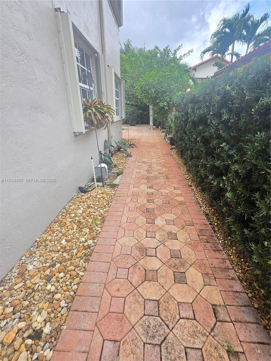 На продажу: $1,350,000 (5 спален, 3 ванн, 3767 Квадратных фут)