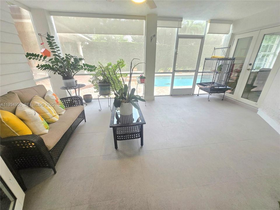 На продажу: $1,350,000 (5 спален, 3 ванн, 3767 Квадратных фут)