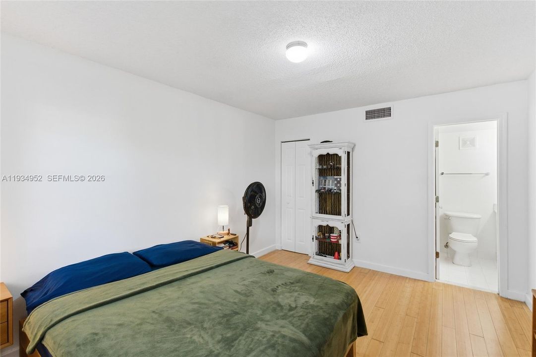 Недавно продано: $212,000 (1 спален, 1 ванн, 546 Квадратных фут)