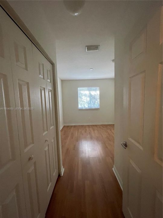 待售: $265,000 (3 贝兹, 2 浴室, 1318 平方英尺)