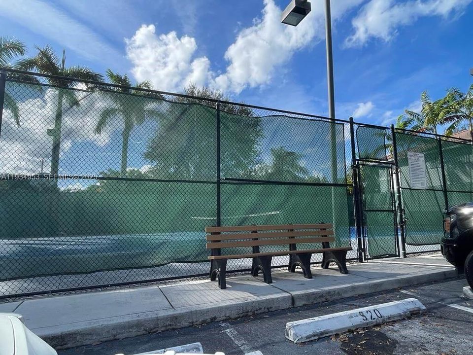 待售: $265,000 (3 贝兹, 2 浴室, 1318 平方英尺)