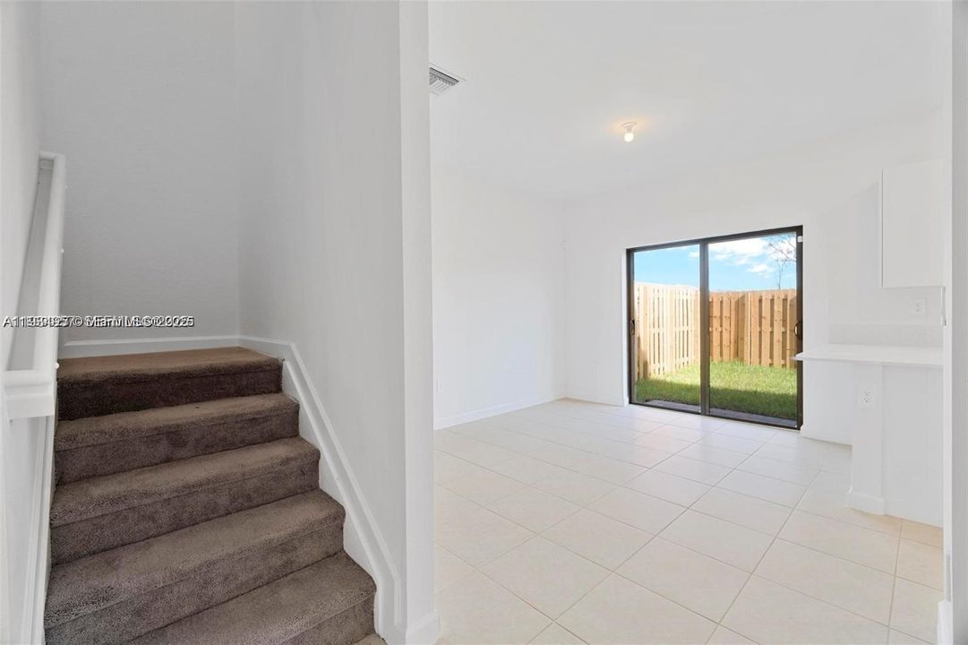 В аренду: $2,850 (3 спален, 2 ванн, 1442 Квадратных фут)