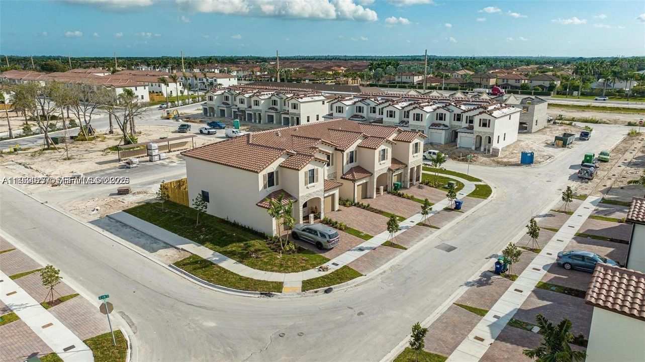 В аренду: $2,850 (3 спален, 2 ванн, 1442 Квадратных фут)