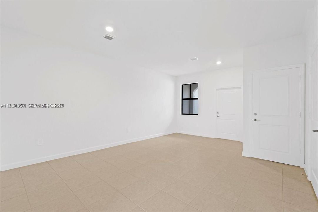 В аренду: $2,850 (3 спален, 2 ванн, 1442 Квадратных фут)