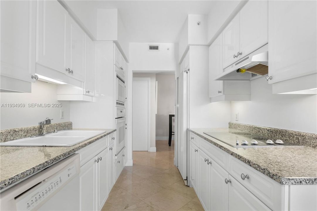 待售: $1,890,000 (2 贝兹, 2 浴室, 1490 平方英尺)