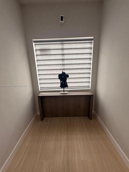 В аренду: $2,500 (2 спален, 1 ванн, 735 Квадратных фут)