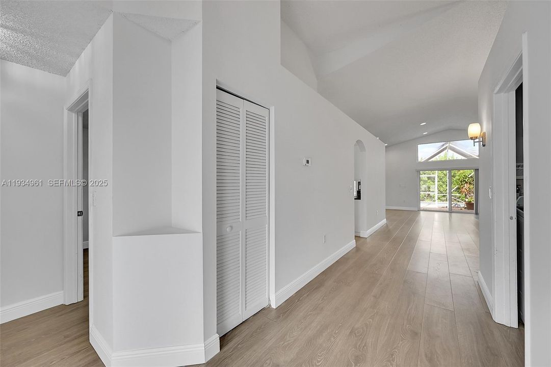 待售: $700,000 (3 贝兹, 2 浴室, 1842 平方英尺)