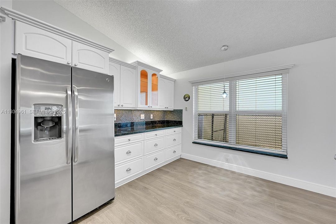 待售: $700,000 (3 贝兹, 2 浴室, 1842 平方英尺)