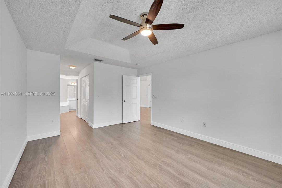 待售: $700,000 (3 贝兹, 2 浴室, 1842 平方英尺)