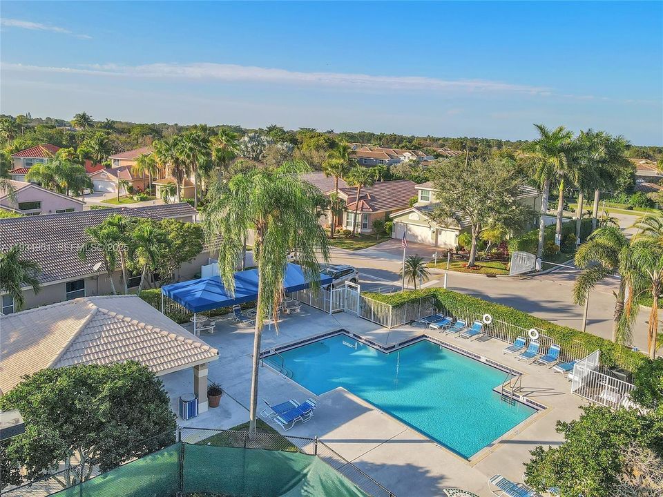 待售: $700,000 (3 贝兹, 2 浴室, 1842 平方英尺)