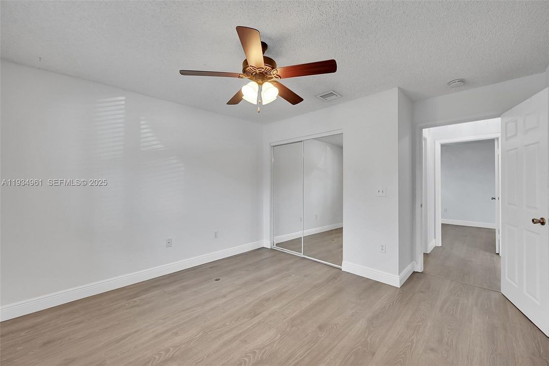 待售: $700,000 (3 贝兹, 2 浴室, 1842 平方英尺)