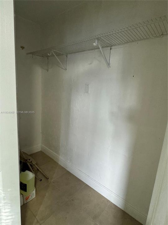 出租: $1,750 (1 贝兹, 1 浴室, 1613 平方英尺)