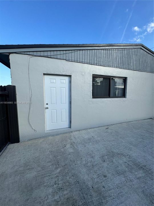 出租: $1,750 (1 贝兹, 1 浴室, 1613 平方英尺)