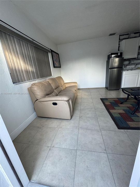 出租: $1,750 (1 贝兹, 1 浴室, 1613 平方英尺)