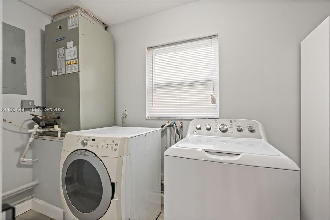 En Renta: $3,500 (3 camas, 2 baños, 1907 Pies cuadrados)