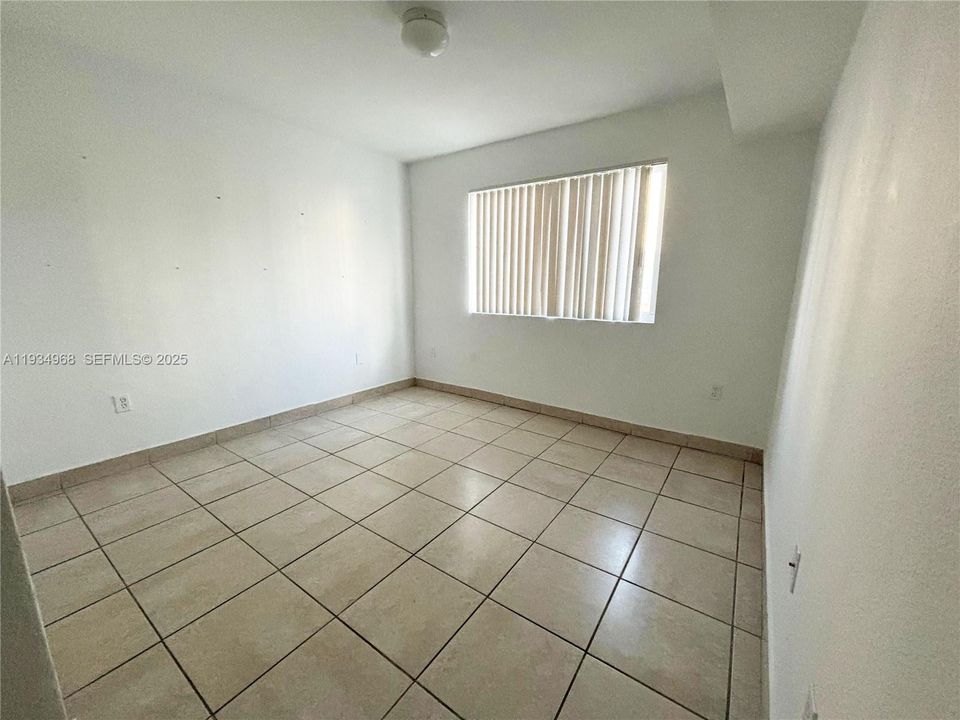 For Rent: $1,650 (2 beds, 2 baths, 895 Square Feet)