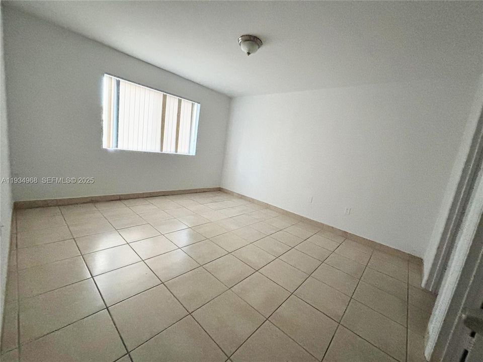 For Rent: $1,650 (2 beds, 2 baths, 895 Square Feet)