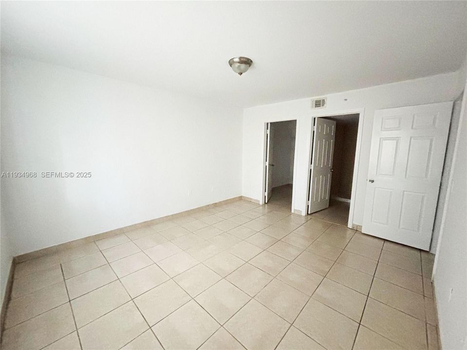 For Rent: $1,650 (2 beds, 2 baths, 895 Square Feet)
