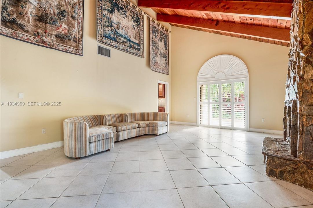 For Sale: $1,375,000 (3 beds, 2 baths, 2164 Square Feet)