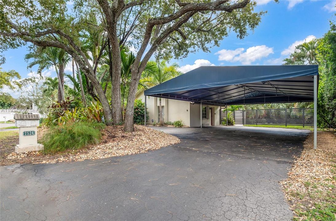 For Sale: $1,375,000 (3 beds, 2 baths, 2164 Square Feet)