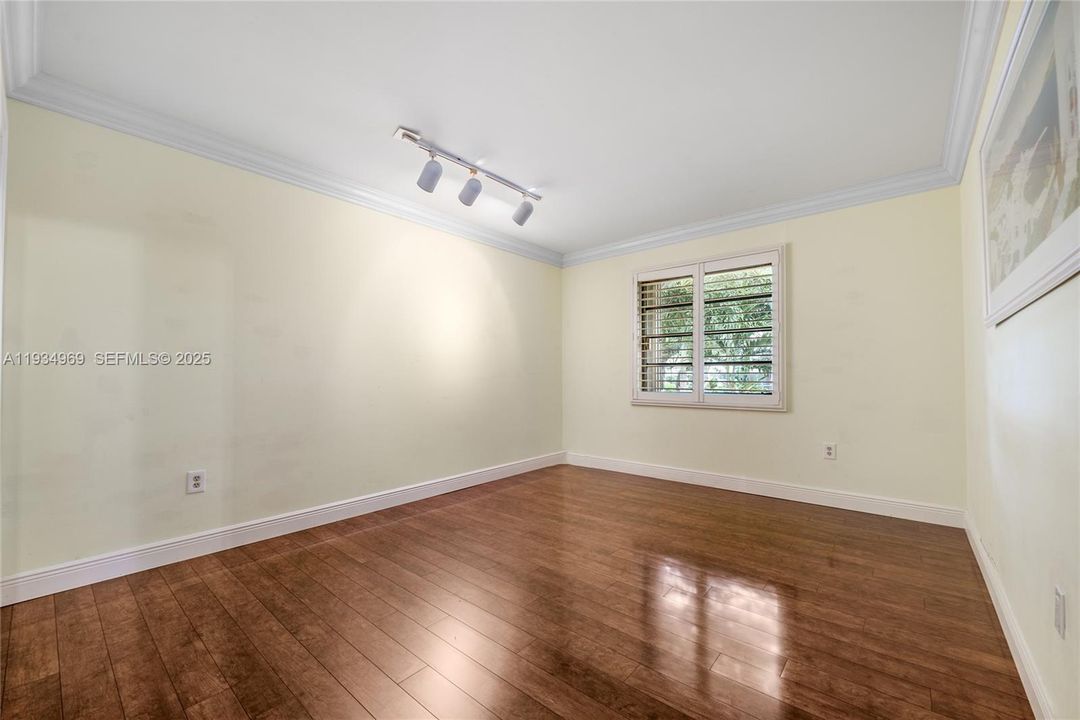 For Sale: $1,375,000 (3 beds, 2 baths, 2164 Square Feet)