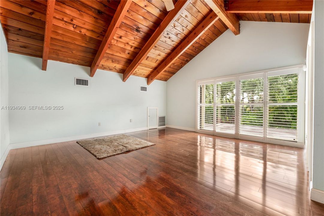 For Sale: $1,375,000 (3 beds, 2 baths, 2164 Square Feet)