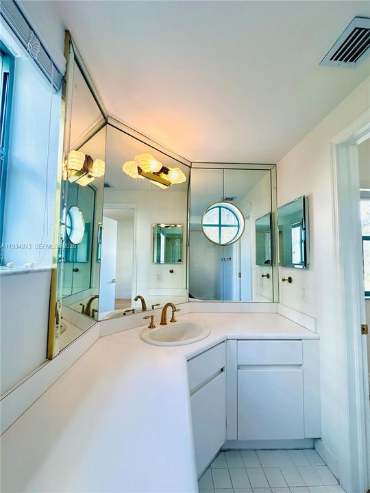 En Renta: $8,500 (3 camas, 3 baños, 2100 Pies cuadrados)