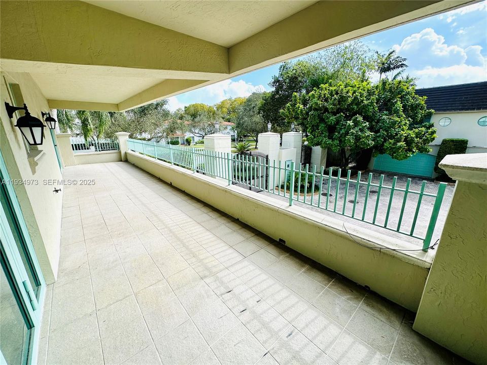 En Renta: $8,500 (3 camas, 3 baños, 2100 Pies cuadrados)