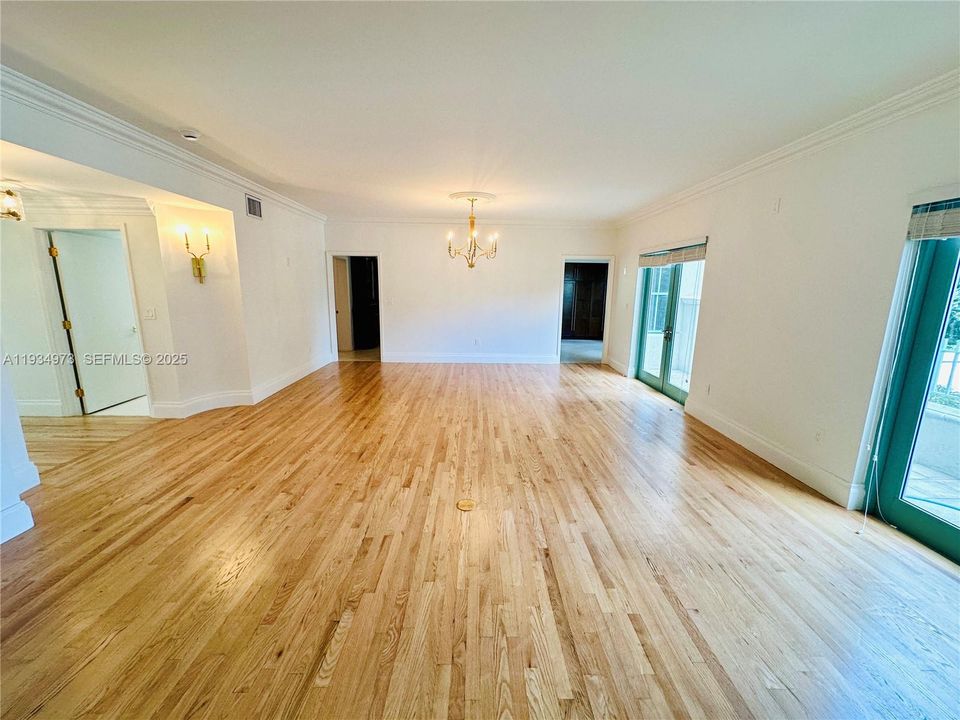 En Renta: $8,500 (3 camas, 3 baños, 2100 Pies cuadrados)