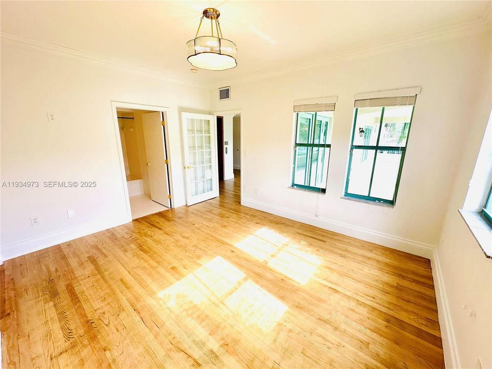 En Renta: $8,500 (3 camas, 3 baños, 2100 Pies cuadrados)