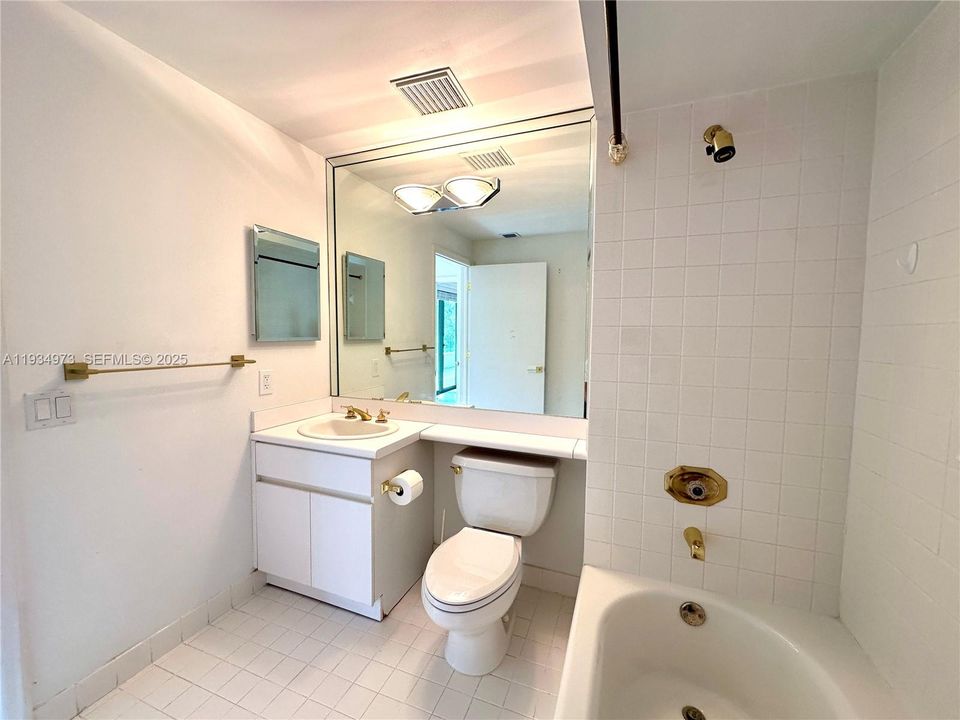 En Renta: $8,500 (3 camas, 3 baños, 2100 Pies cuadrados)