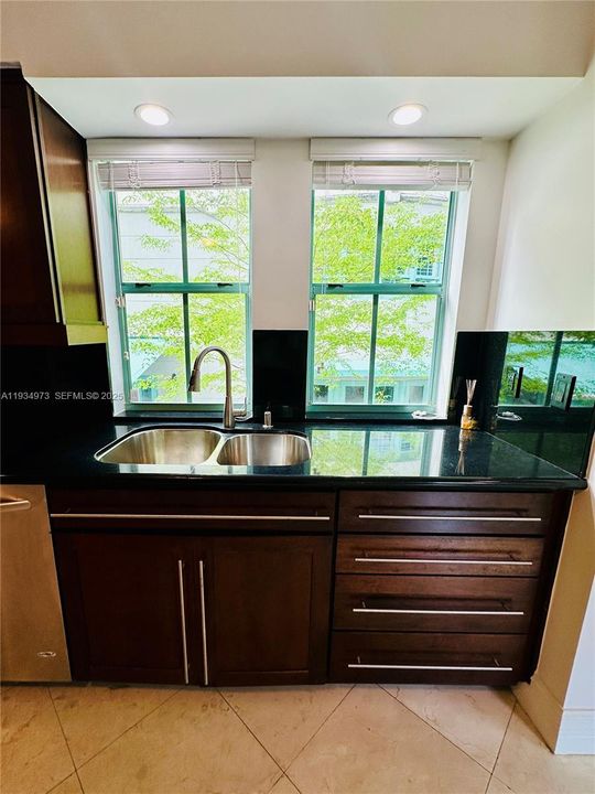 En Renta: $8,500 (3 camas, 3 baños, 2100 Pies cuadrados)