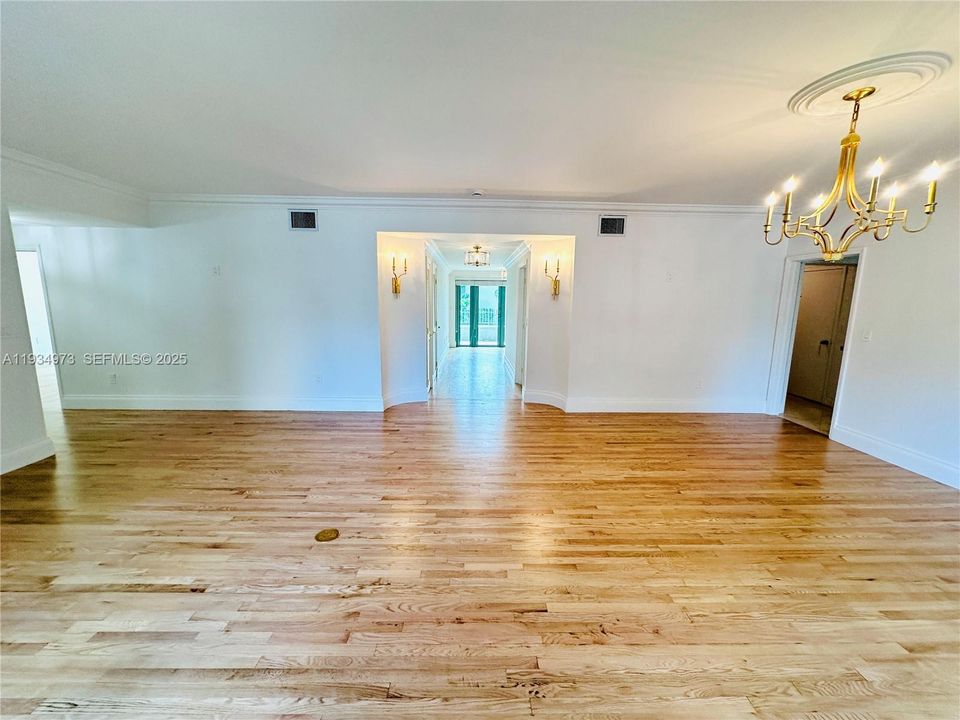 En Renta: $8,500 (3 camas, 3 baños, 2100 Pies cuadrados)