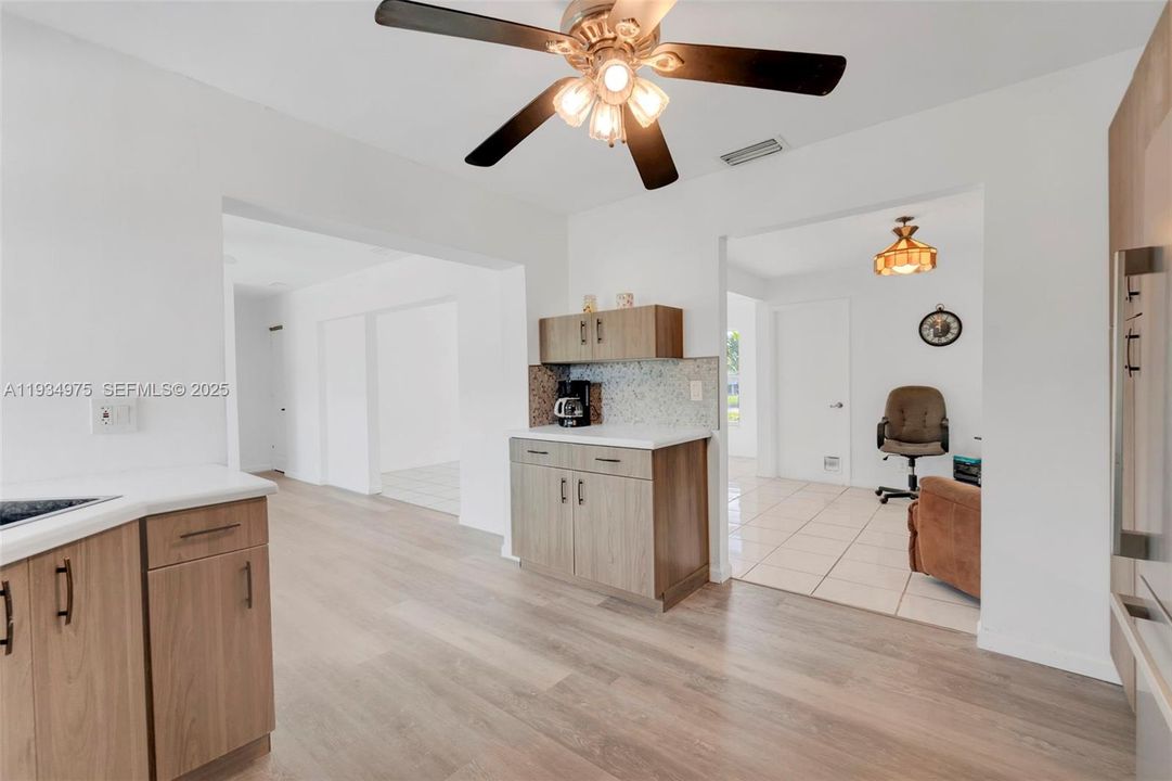 待售: $499,900 (3 贝兹, 2 浴室, 1748 平方英尺)