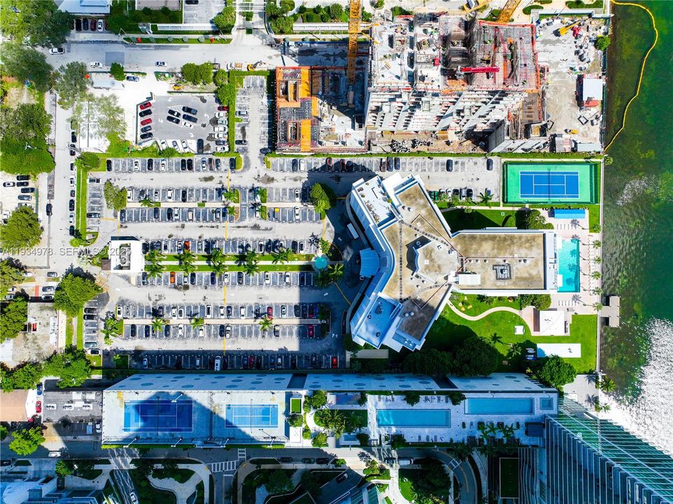 For Sale: $399,000 (1 beds, 1 baths, 822 Square Feet)