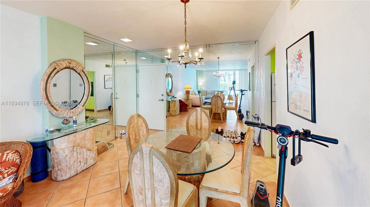 For Sale: $399,000 (1 beds, 1 baths, 822 Square Feet)