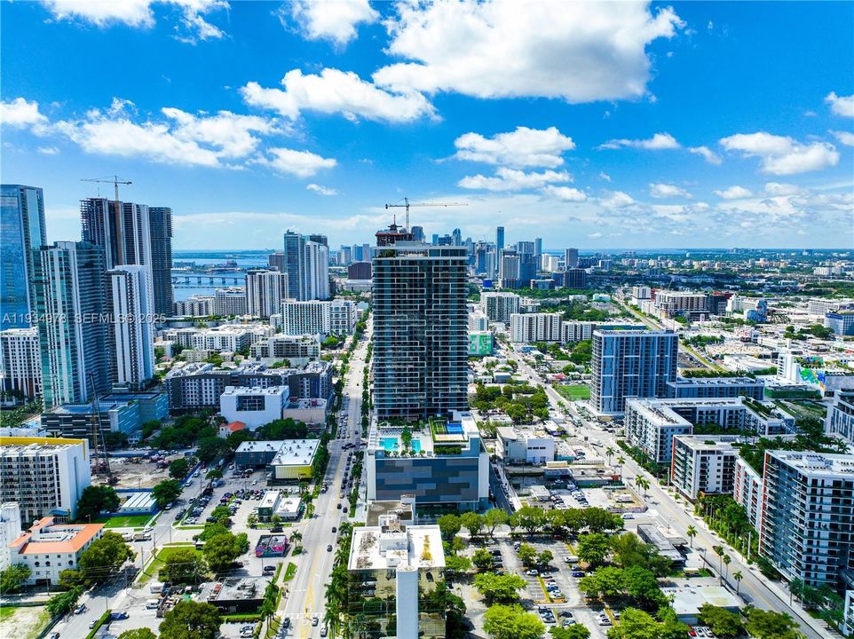 For Sale: $399,000 (1 beds, 1 baths, 822 Square Feet)