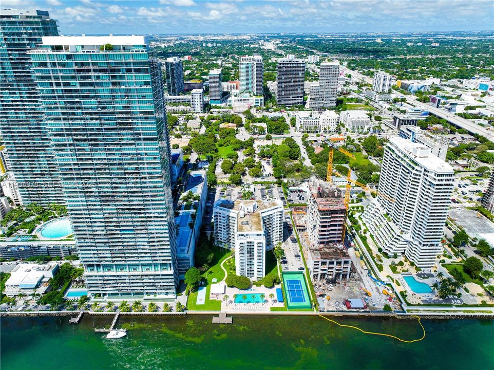 For Sale: $399,000 (1 beds, 1 baths, 822 Square Feet)