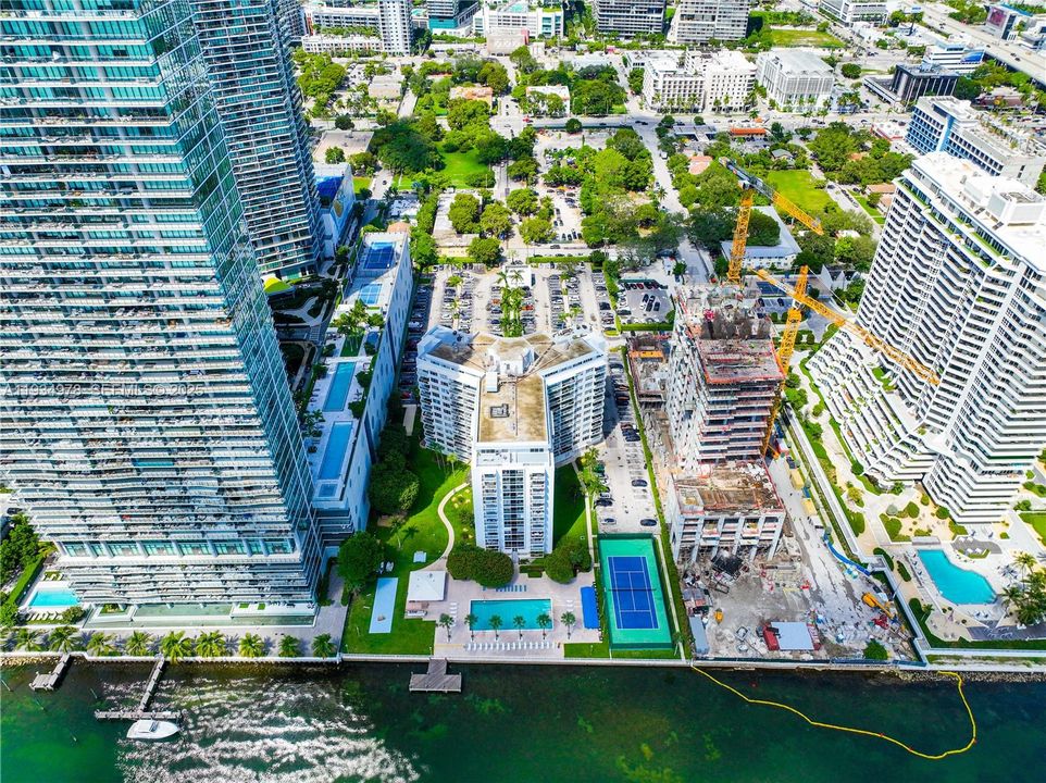 For Sale: $399,000 (1 beds, 1 baths, 822 Square Feet)