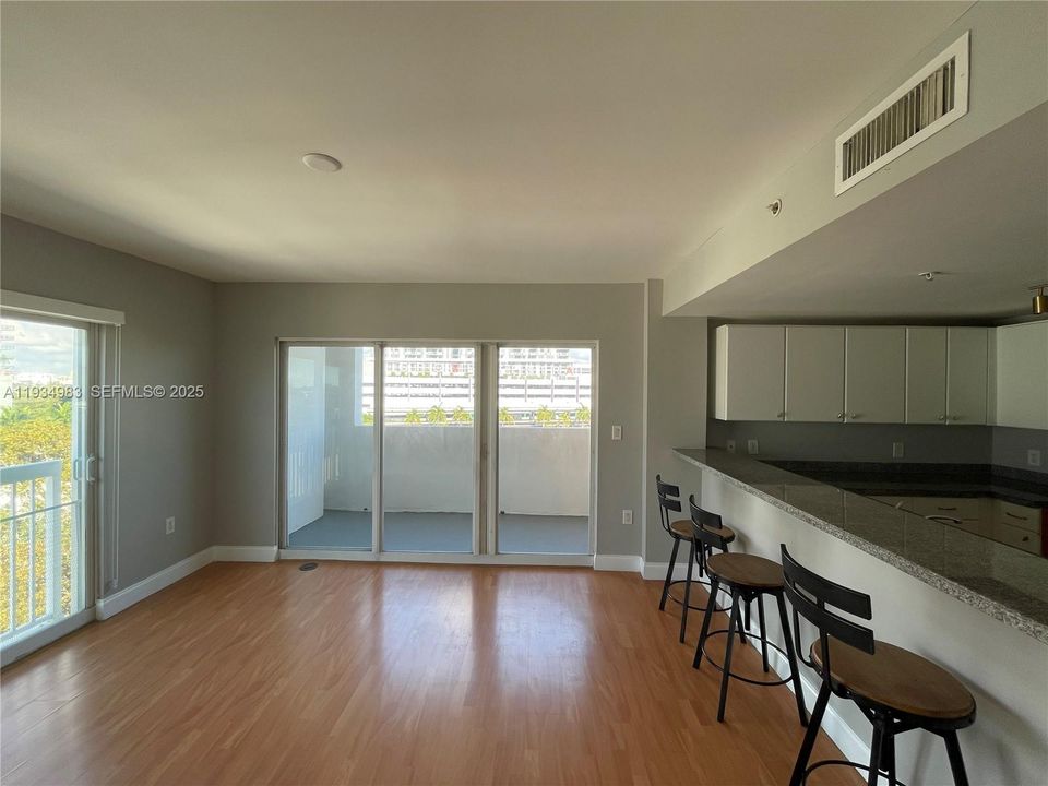 For Rent: $2,600 (1 beds, 1 baths, 629 Square Feet)