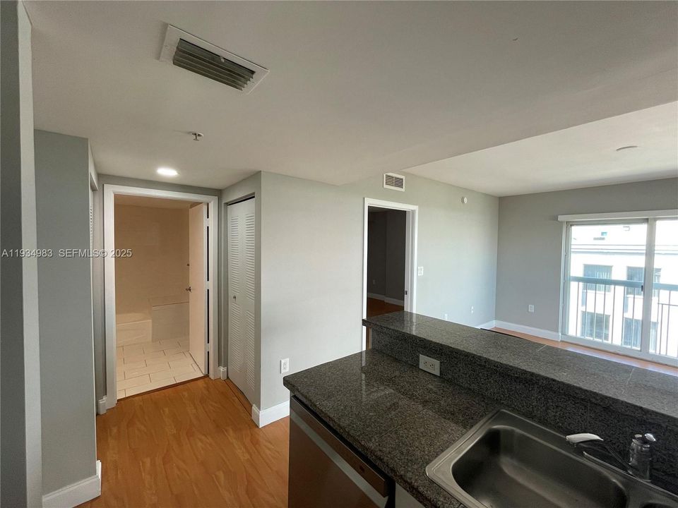 For Rent: $2,600 (1 beds, 1 baths, 629 Square Feet)